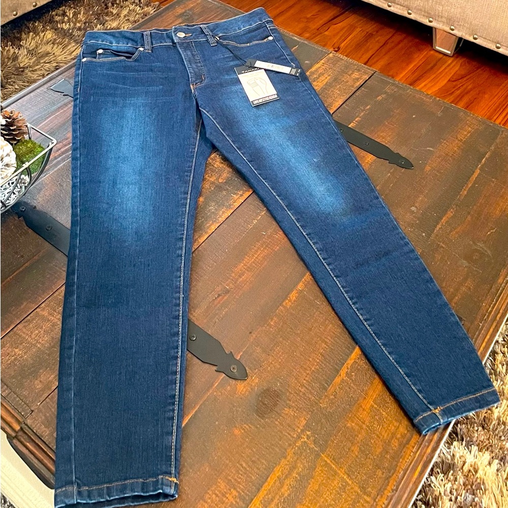 TAHARI Slimming Jeans